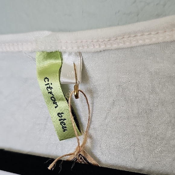 Citron Bleu White Textured Crinkle Casual Short Sleeve Top Medium - Picture 2 of 8